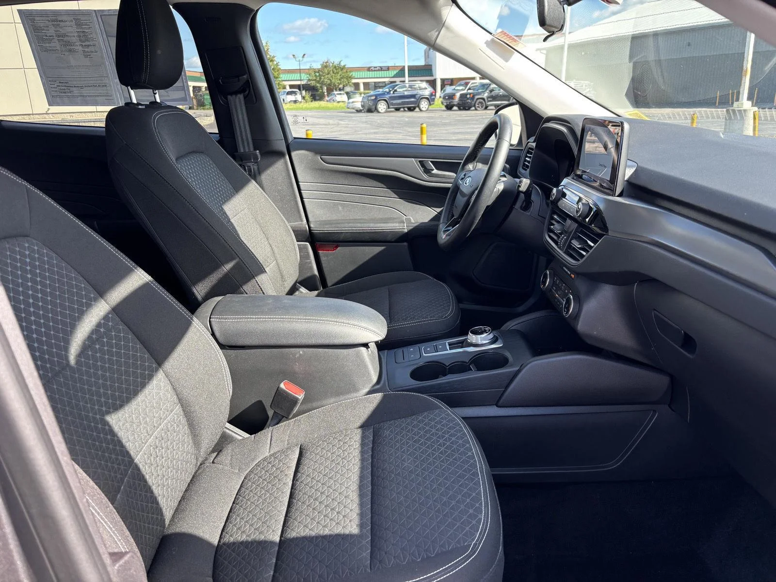 Used 2023 Gy Ford Active image 33