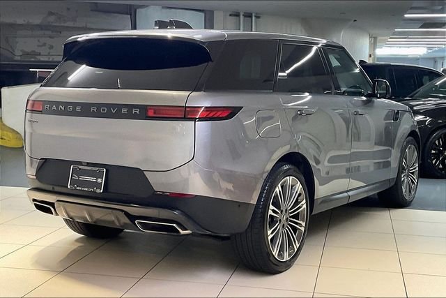 Used 2024 Gray Land Rover SE image 10