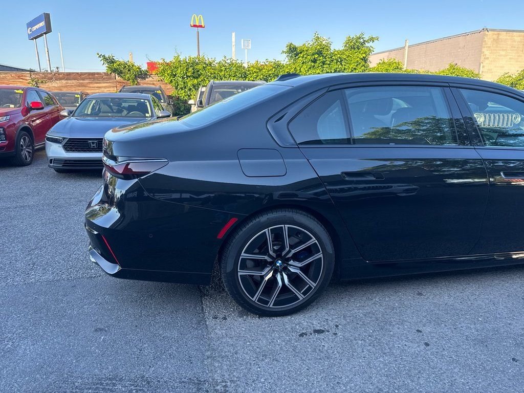 Used 2023 Black BMW 760i xDrive image 10