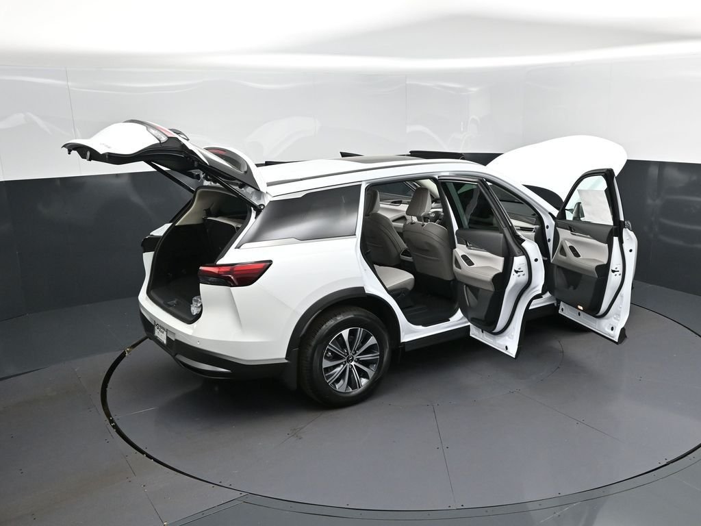 Certified Used 2026 White INFINITI PURE image 50