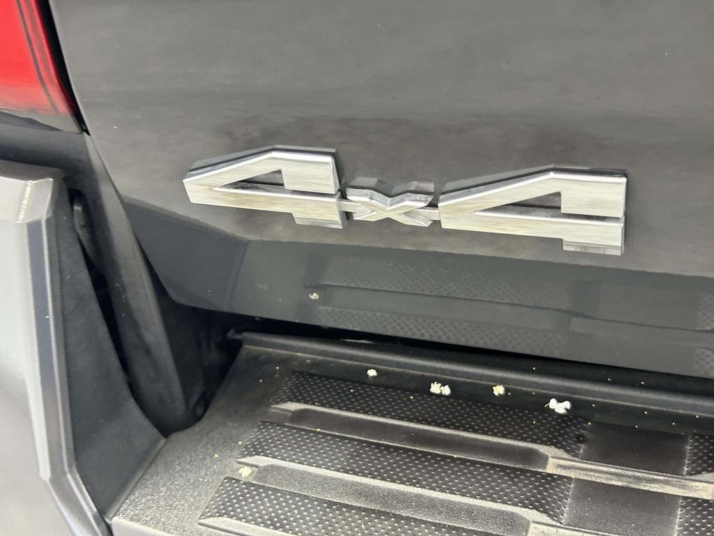 Used 2025  Toyota SR5 image 13