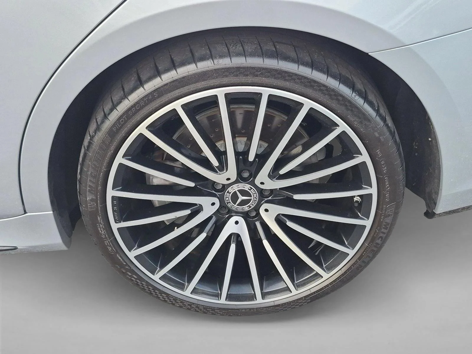 Used 2022 Cirrus Silver Mercedes-Benz S 580 image 26