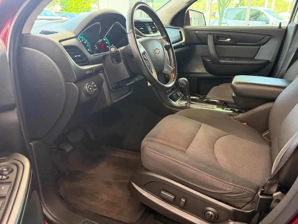 Used 2017 SIREN RED TINTCOAT Chevrolet LT image 11