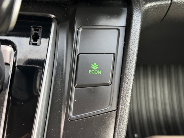 Used 2018 White Honda EX-L image 24