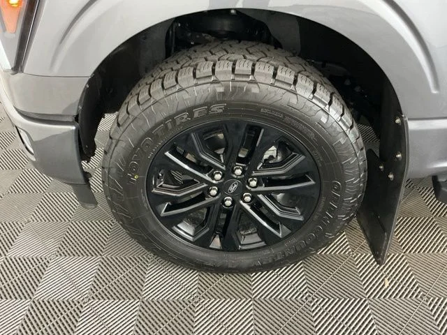 Certified Used 2024  Ford Lariat image 31