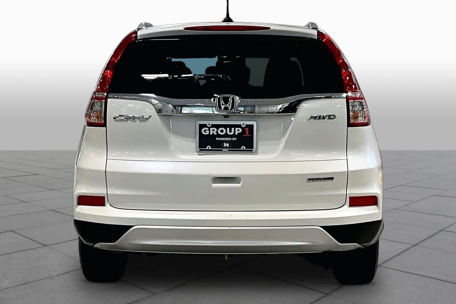 Used 2016 Alabaster Silver Metallic Honda Touring image 5