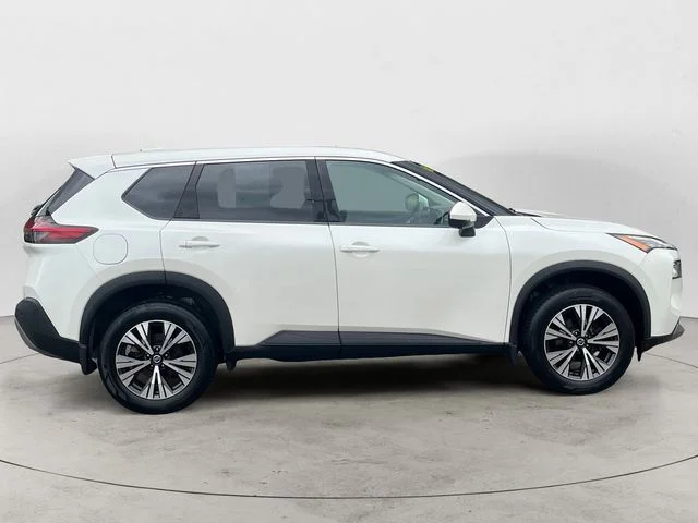 Used 2021 White Nissan SV image 6