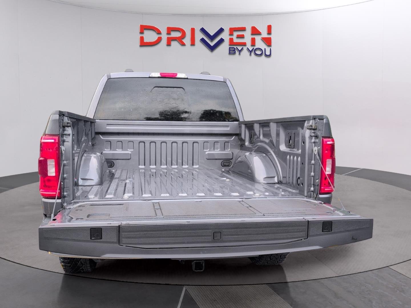 Used 2023 Carbonized Gray Ford XLT image 5