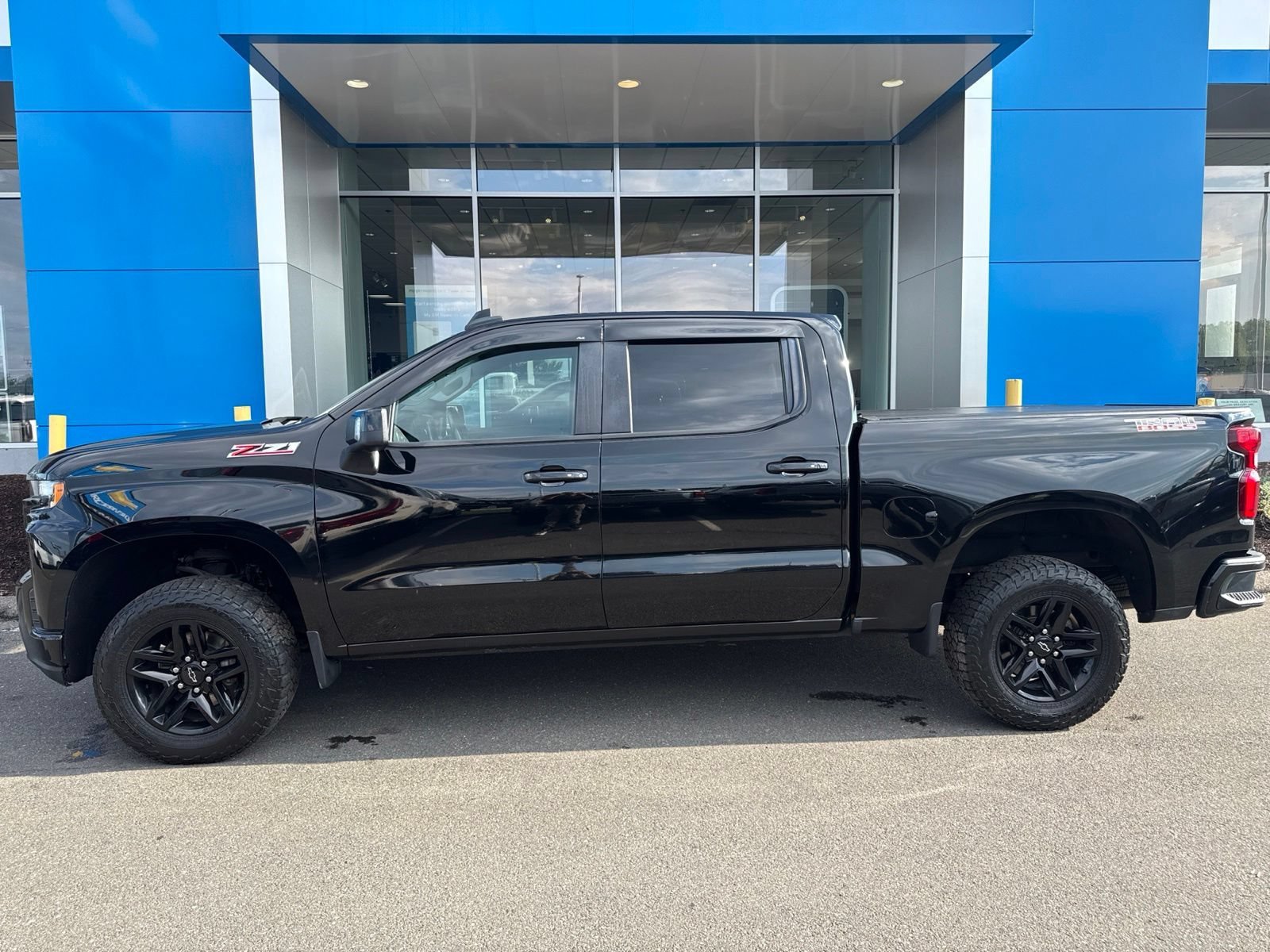 Used 2019 BLACK Chevrolet LT Trail Boss image 9