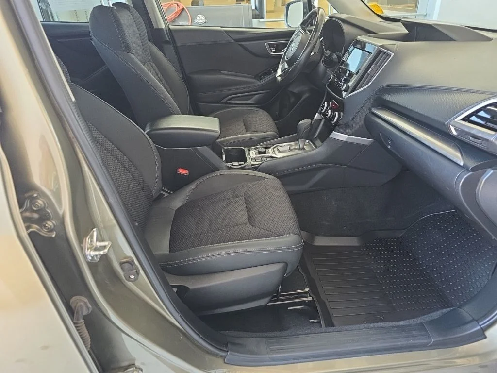 Used 2022 Green Metallic Subaru Premium image 24