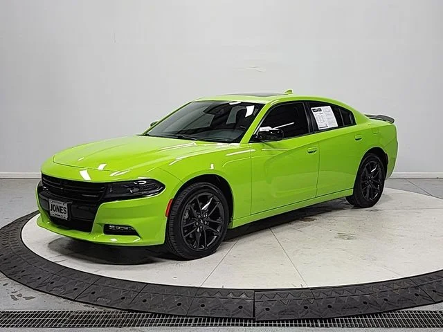 Used 2023 Green Dodge SXT image 3