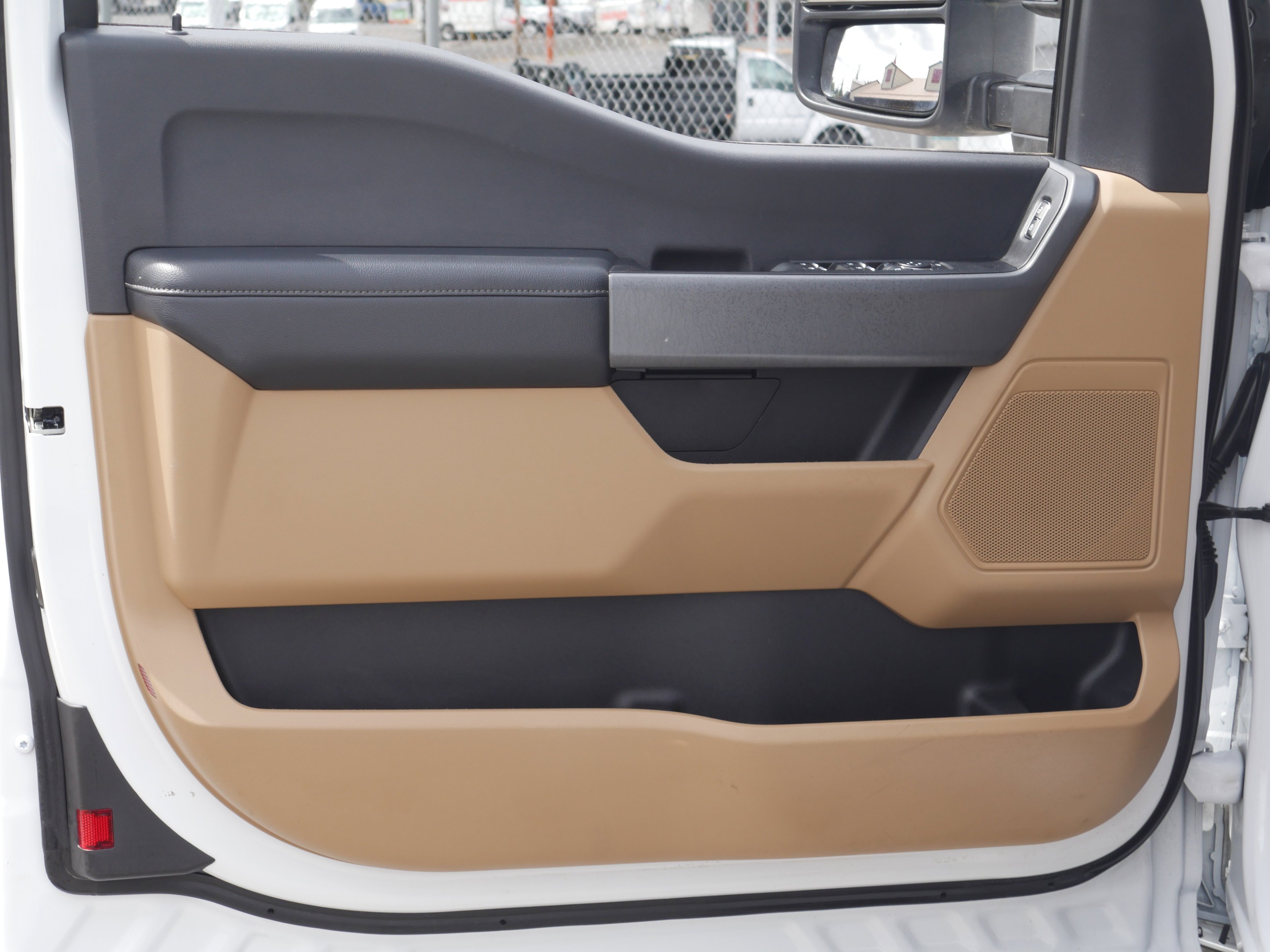 2024 Ford F-350 Super Duty XLT - Photo 33