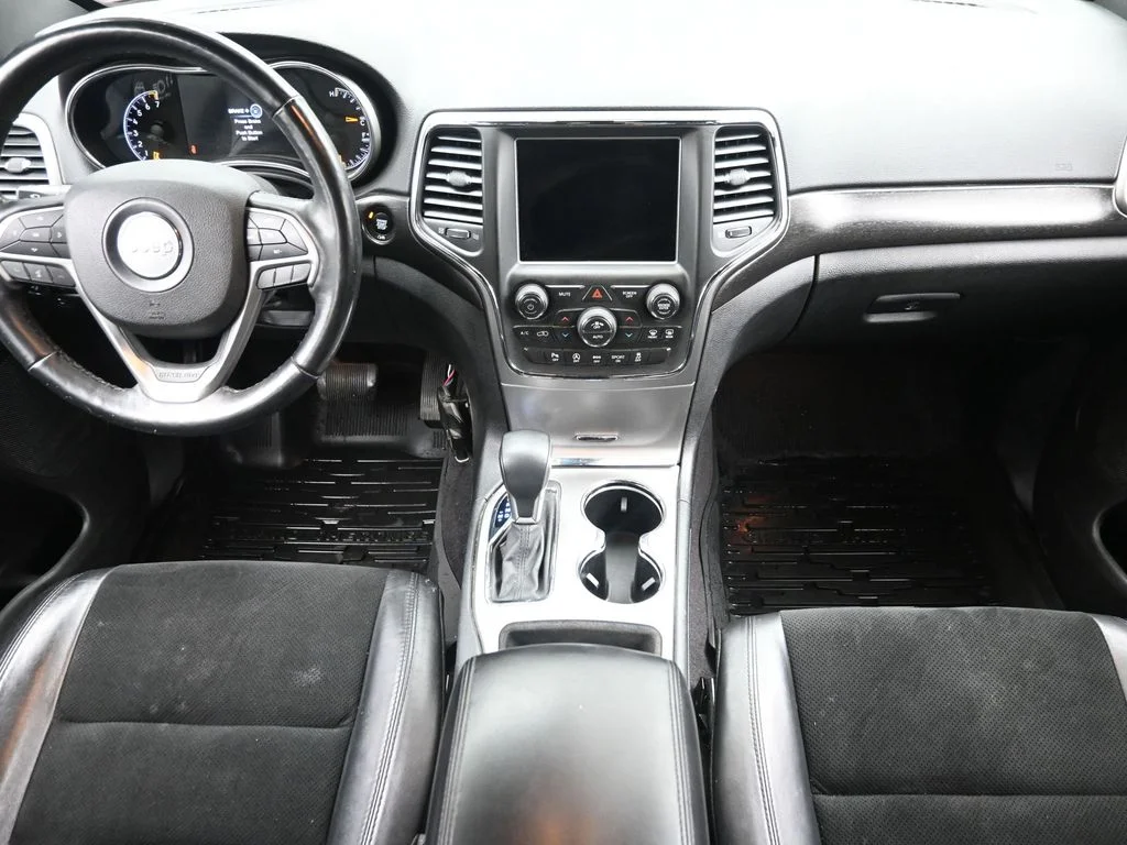 Used 2018 Red Jeep Altitude image 16