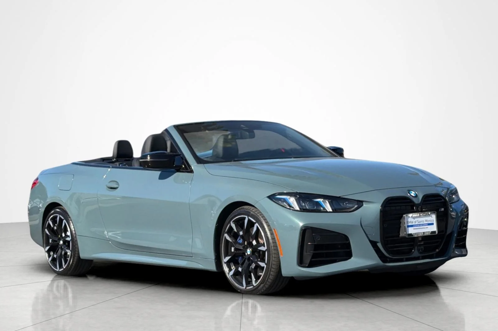 Used 2025 Cape York Green Metallic BMW M440i xDrive image 7