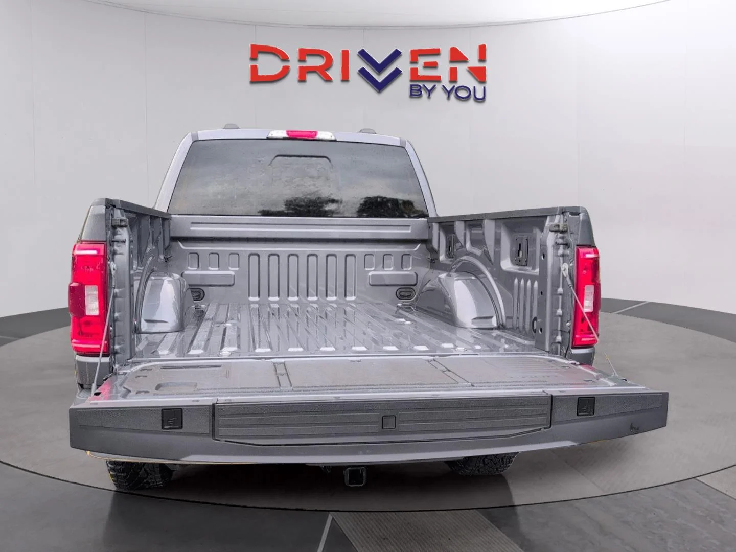 Used 2023 Carbonized Gray Ford XLT image 5