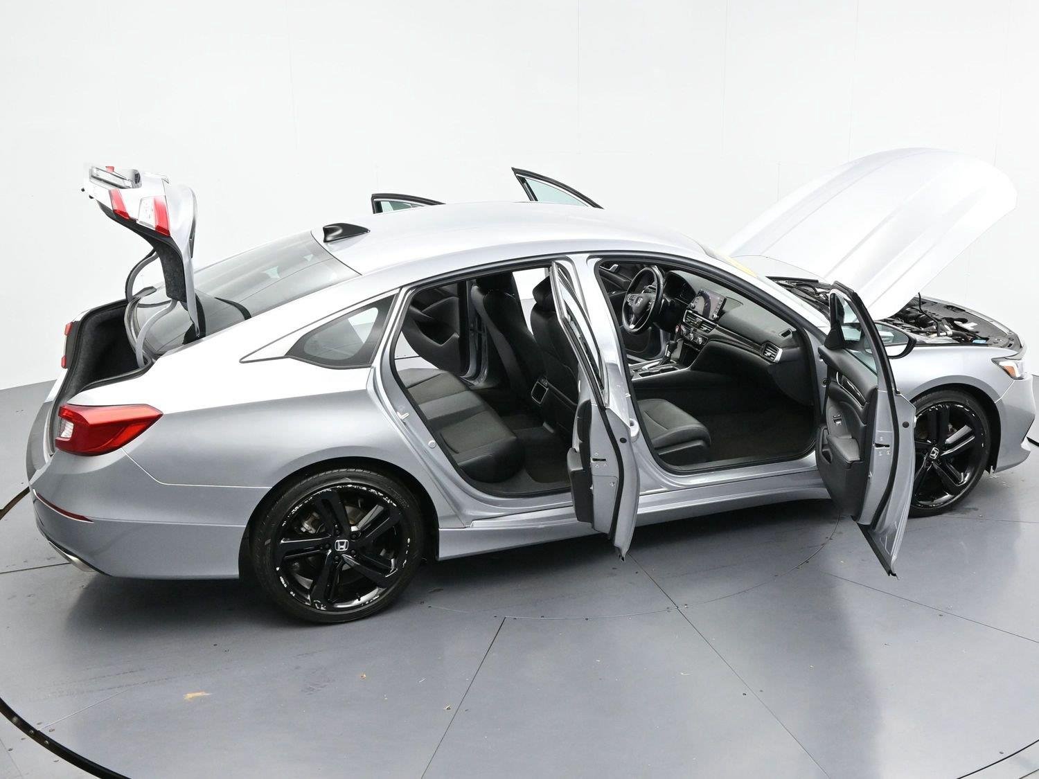 Used 2022 Lunar Silver Metallic Honda Sport image 37