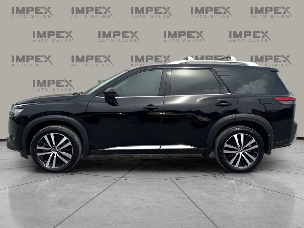 Used 2023 Black Nissan Platinum image 2