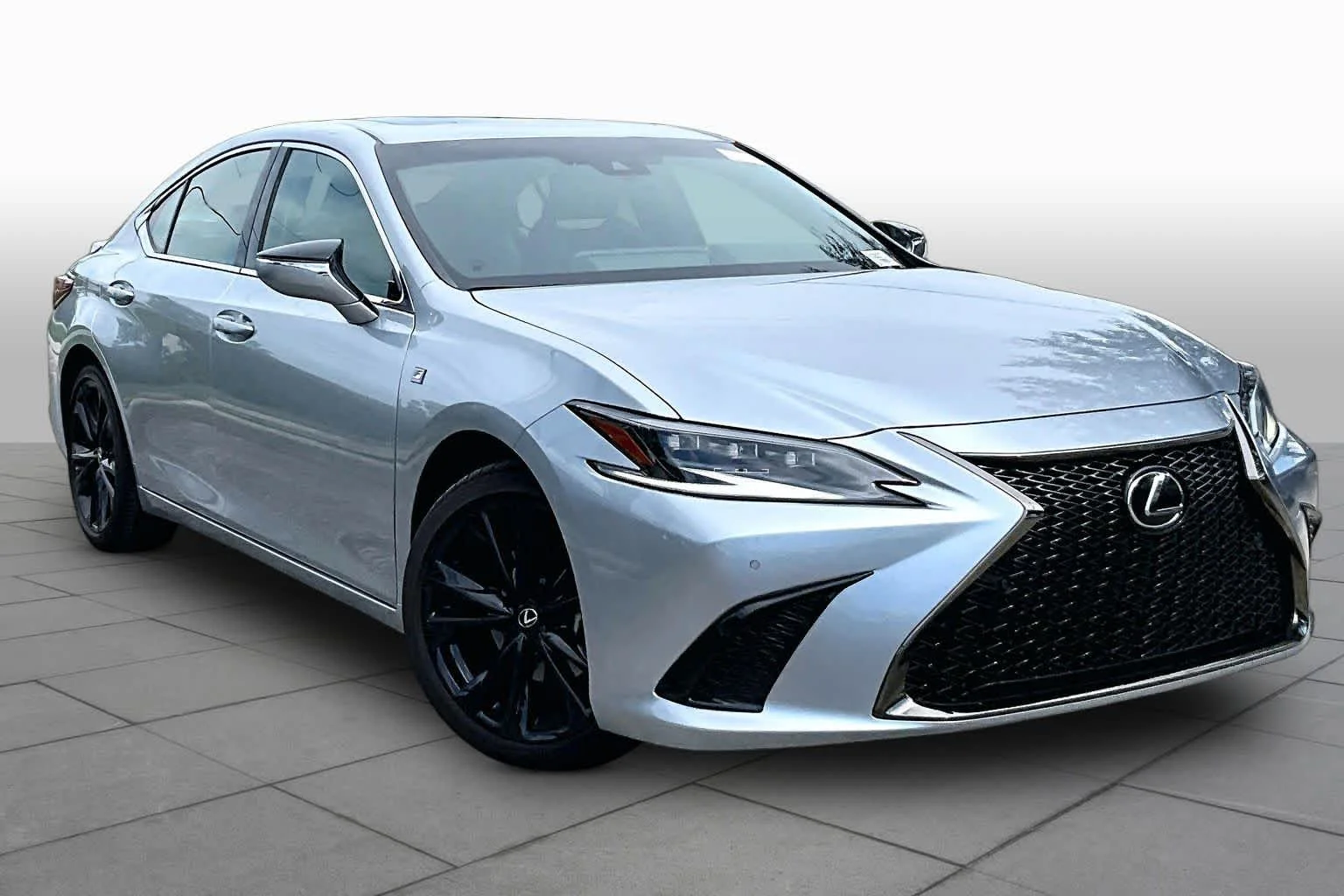 Used 2023 Iridium Lexus F SPORT Handling image 3