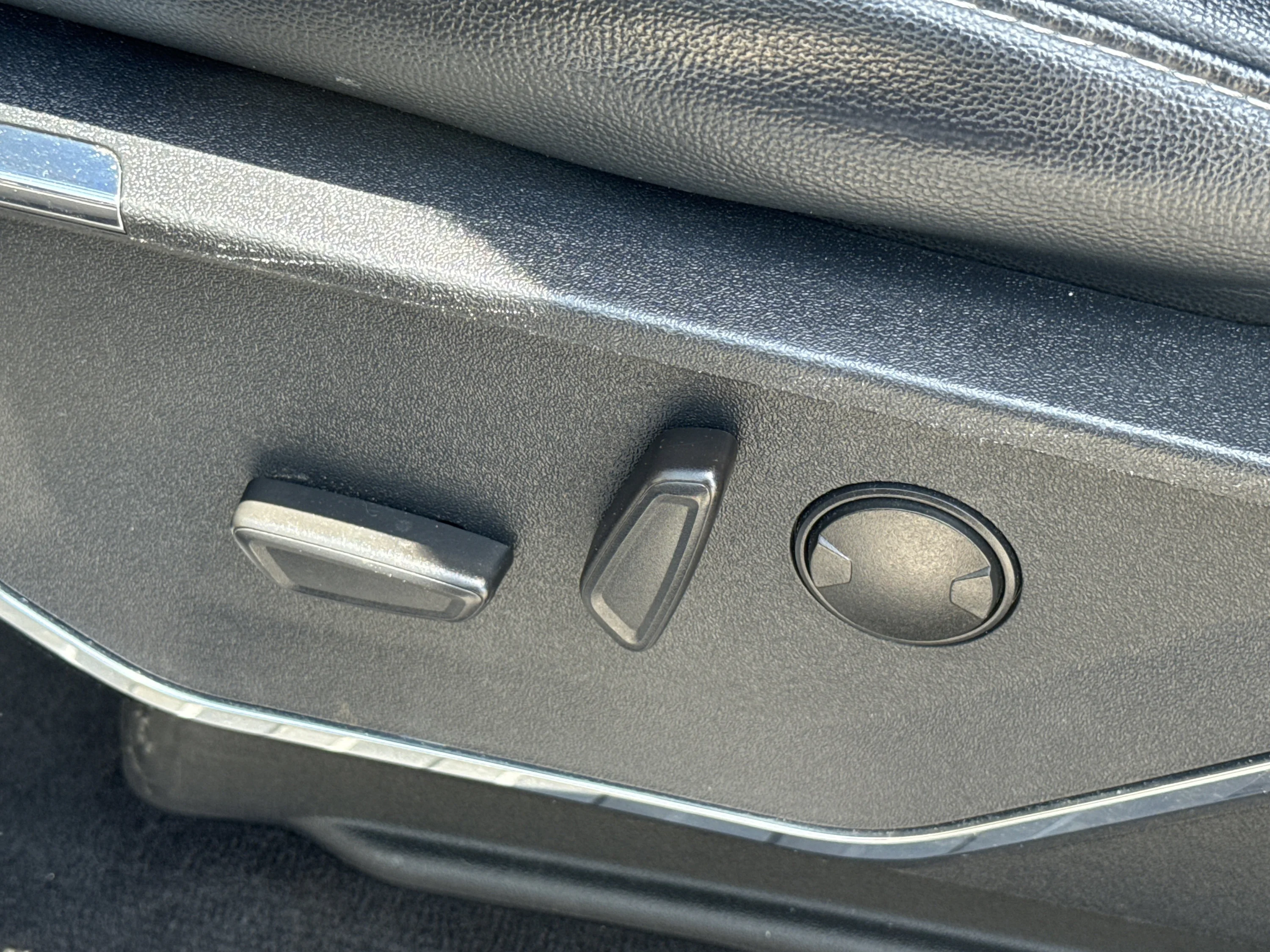 Used 2022 Agate Black Metallic Ford LARIAT image 29