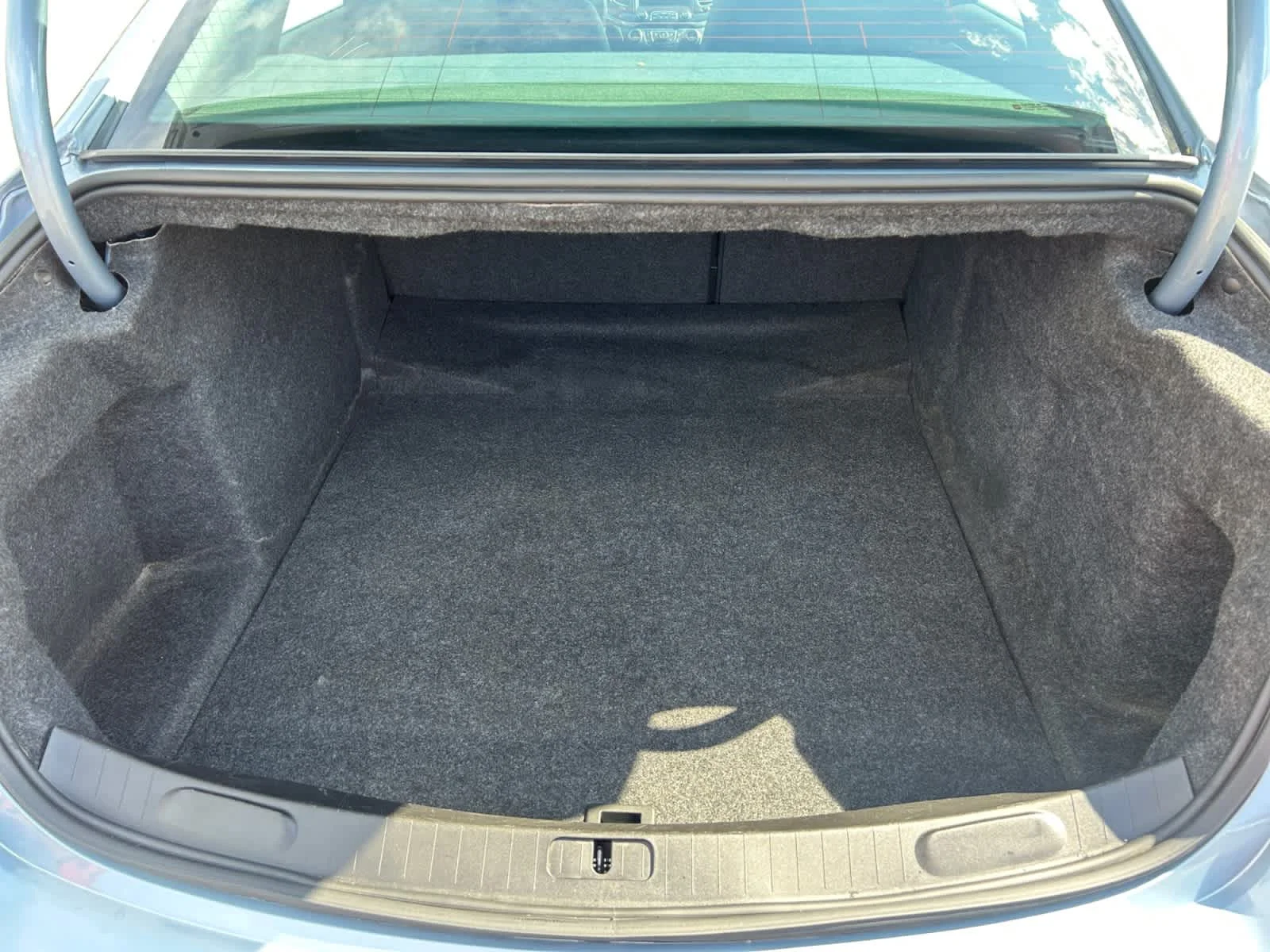 Used 2015 Silver Topaz Metallic Chevrolet LT image 22