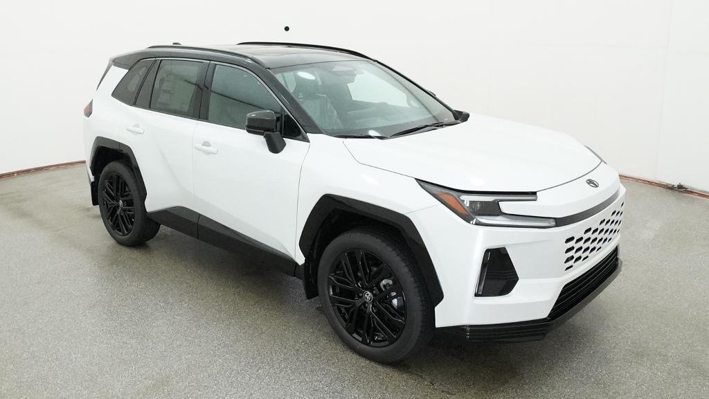 New 2026 Wind Chill Pearl with Midnight Black Metallic roof Toyota XSE image 10