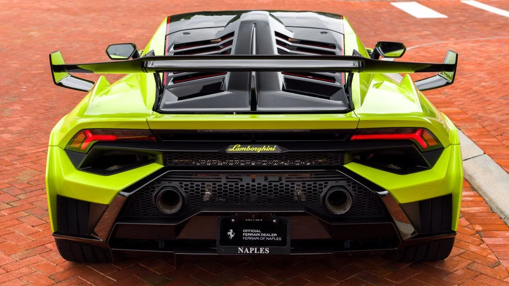 Used 2022 Verde Scandal Metallic Lamborghini Base image 6