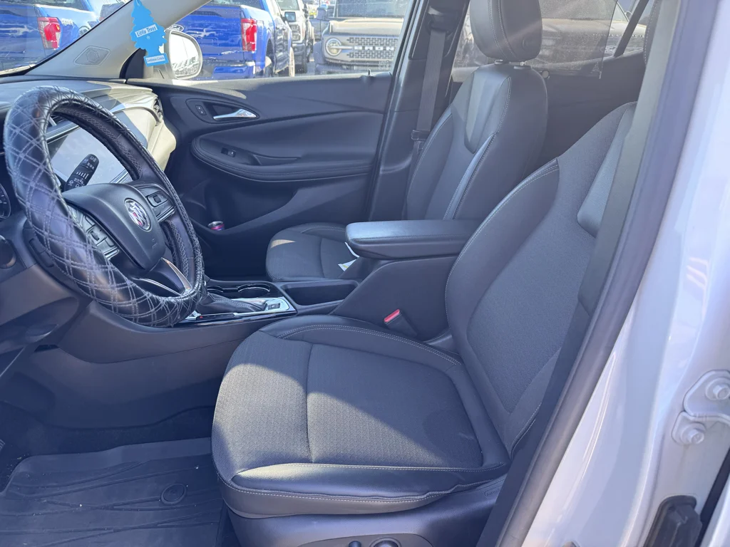 Used 2023 White Frost Tricoat Buick Select image 13