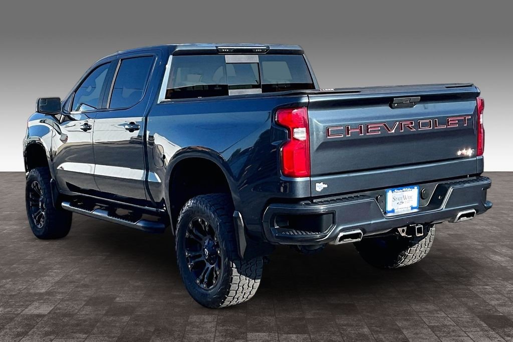 Used 2019 Shadow Gray Metallic Chevrolet RST image 25