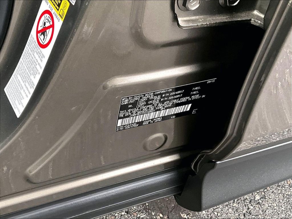 Used 2015 Brown Toyota XLE image 32