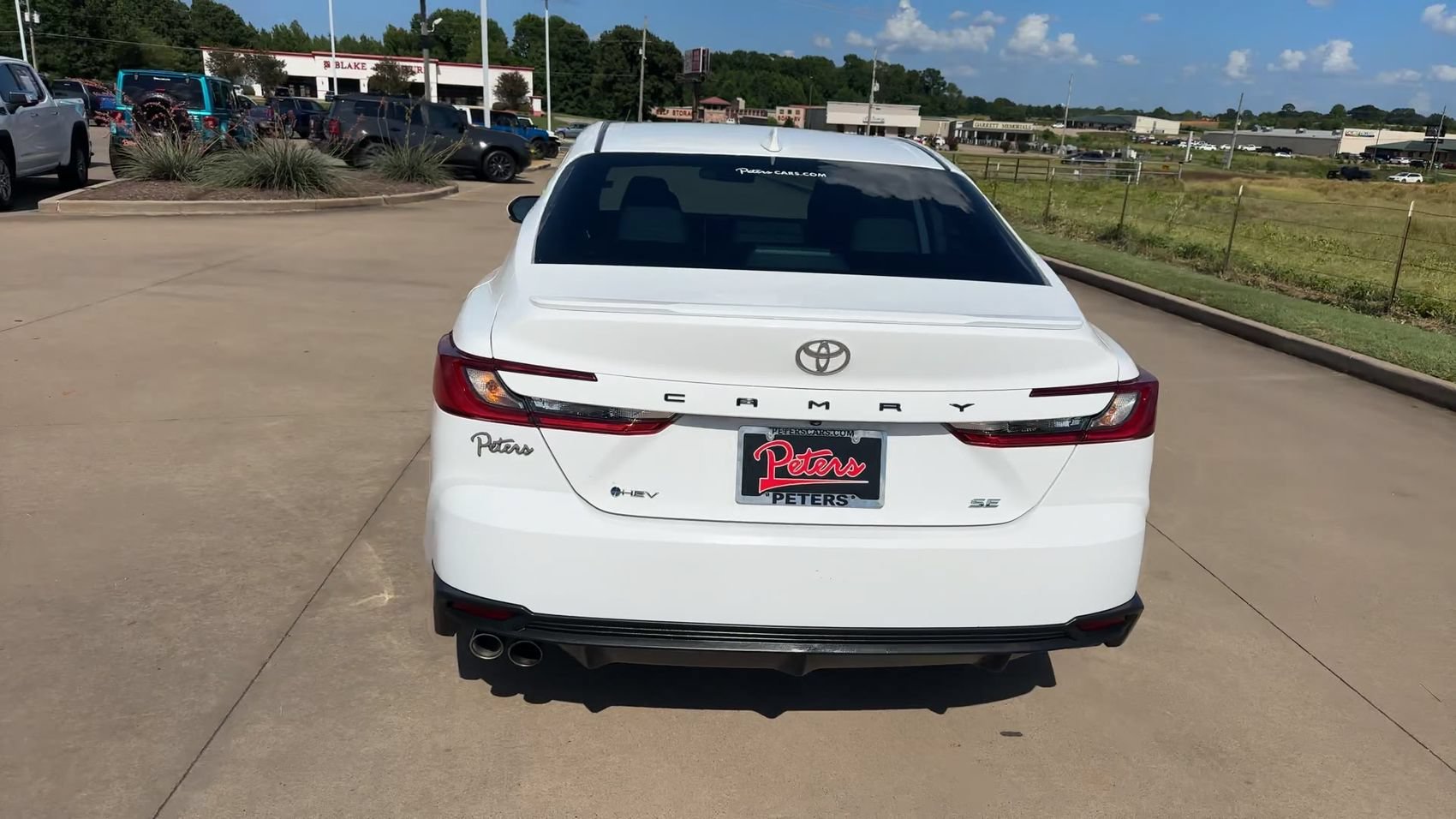 Used 2025 Ice Toyota SE image 7