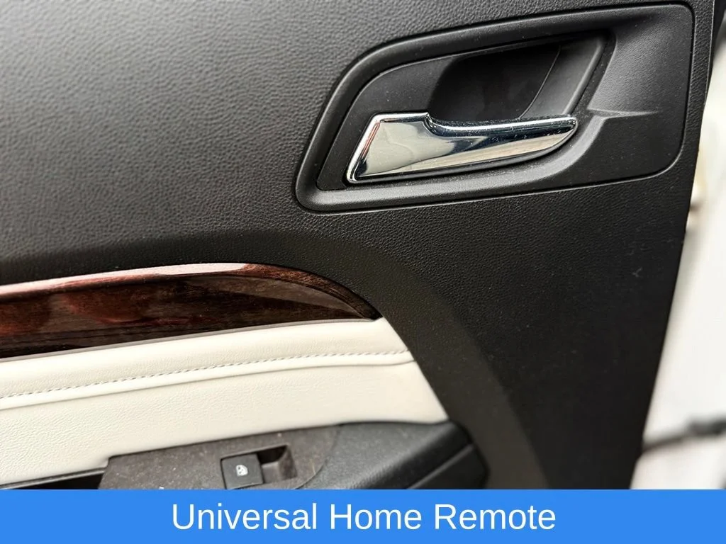 Used 2017 WHITE FROST TRICOAT GMC Denali image 18