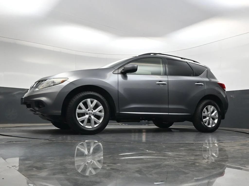 Used 2013 Gray Nissan SL image 45