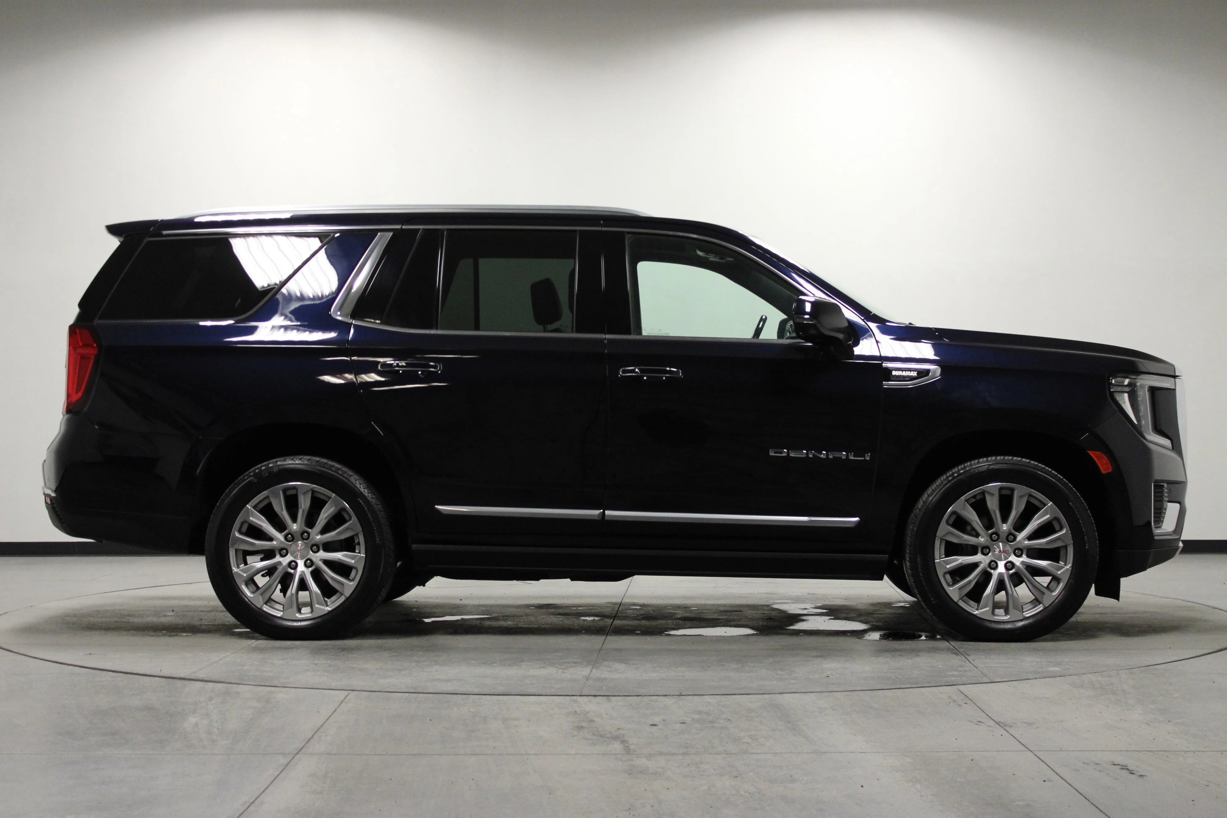 Used 2022 Midnight Blue Metallic GMC Denali image 3