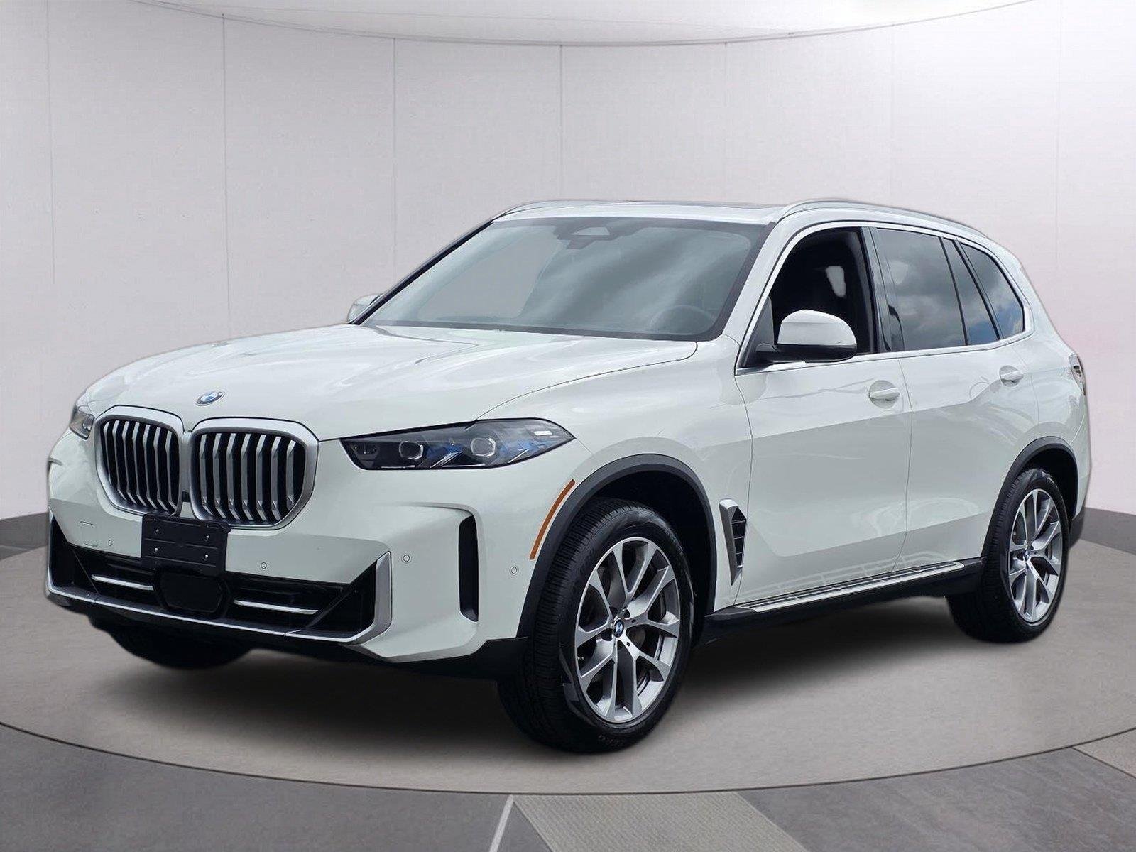 Used 2026  BMW sDrive40i image 1