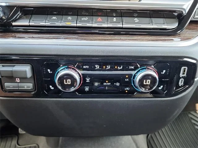 New 2026 White GMC Elevation image 22