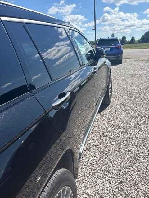 Used 2023 Black Jeep Summit image 10