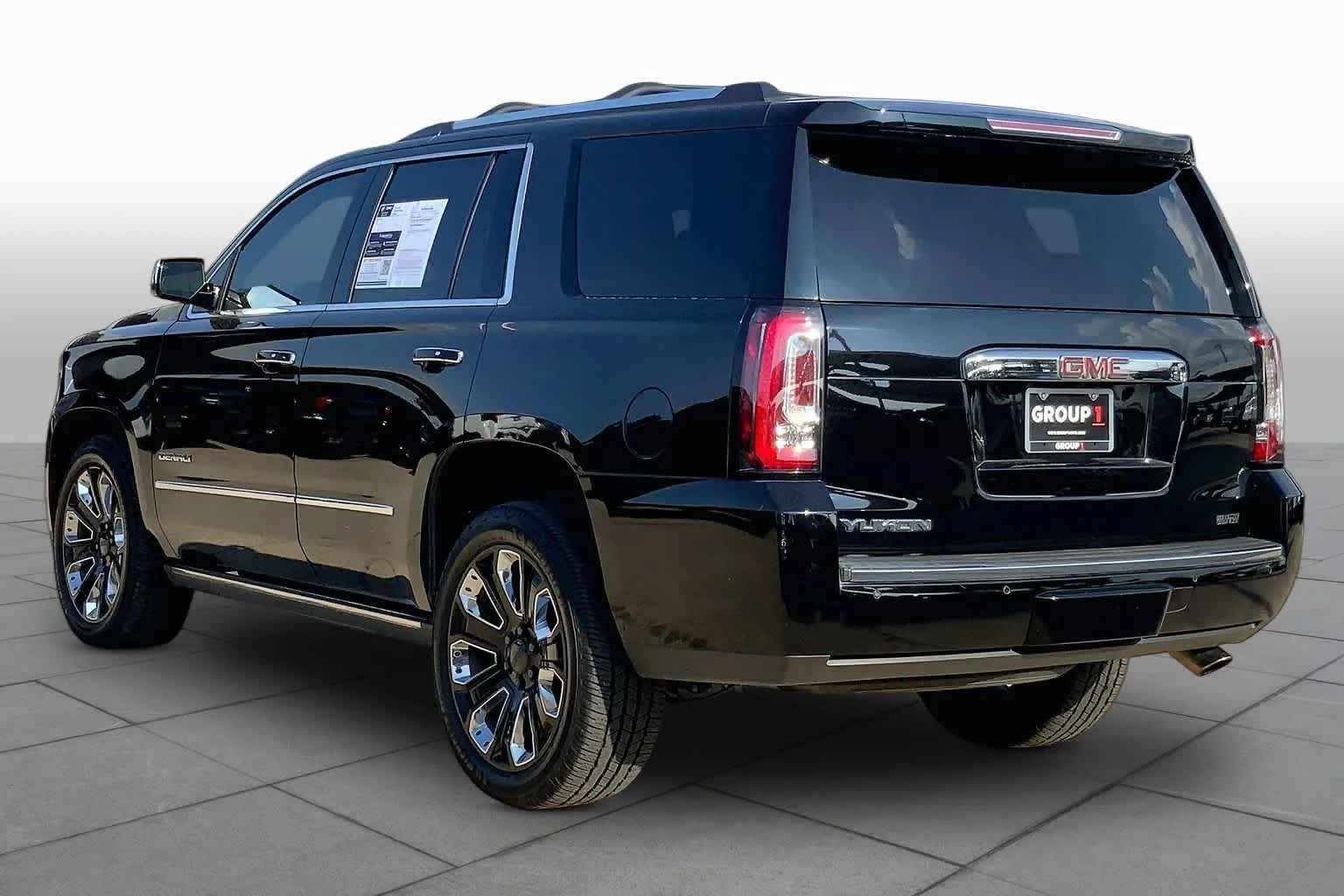 Used 2019 ONYX BLACK GMC Denali image 11