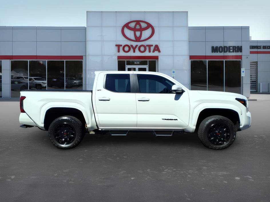 Used 2025 Ice Cap Toyota SR5 image 6