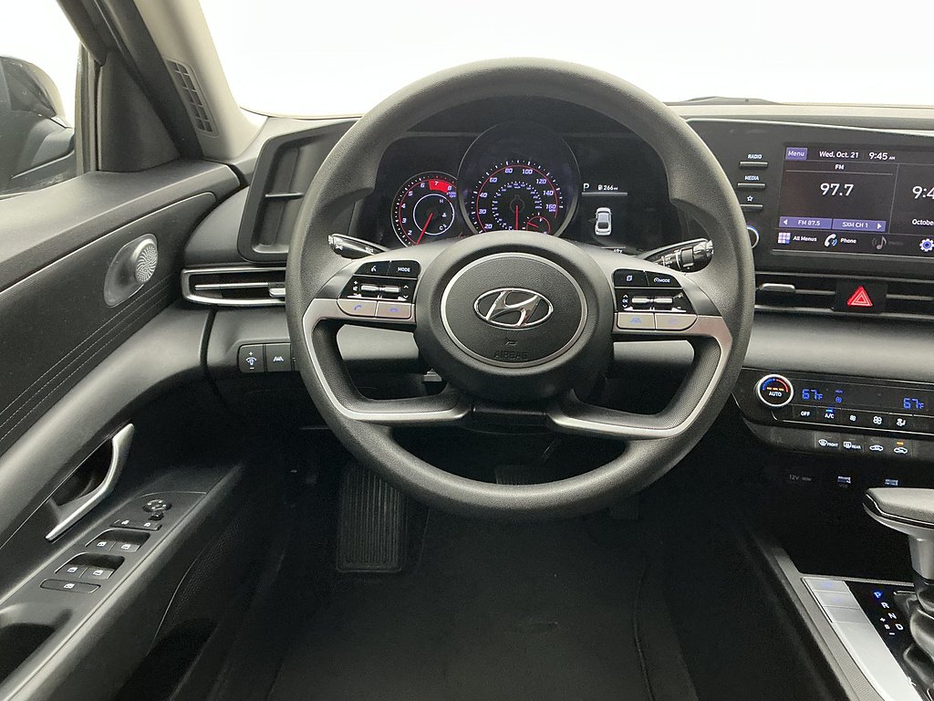 Used 2022 Phantom Black Hyundai SEL image 20