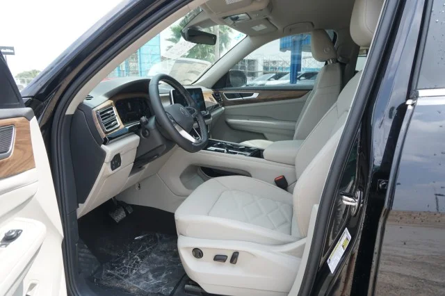 2024 Volkswagen Atlas SE w/Tech - Photo 15