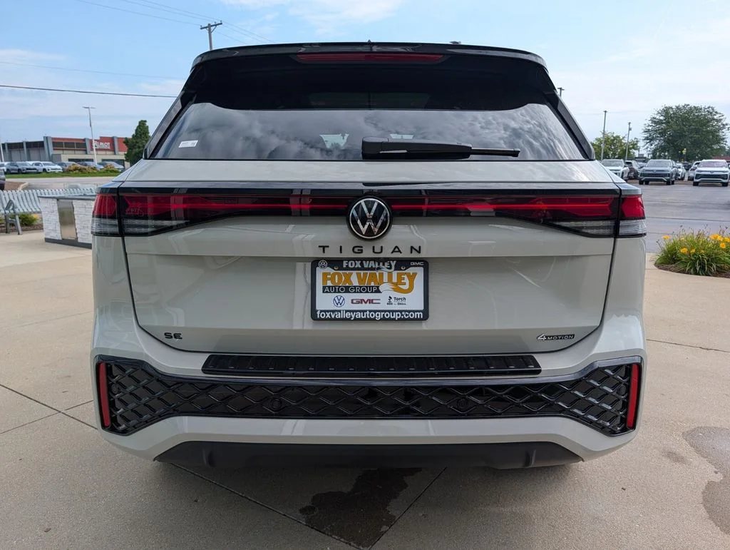 New 2026 Beige/tan Volkswagen 2.0T SE R-Line Black image 5