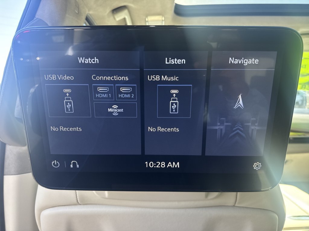 Used 2021 White Cadillac Sport Platinum image 23