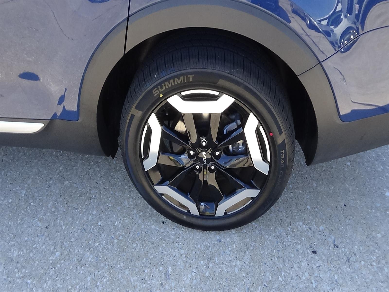 Used 2025 Midnight Lake Blue (mlb) Kia S image 10