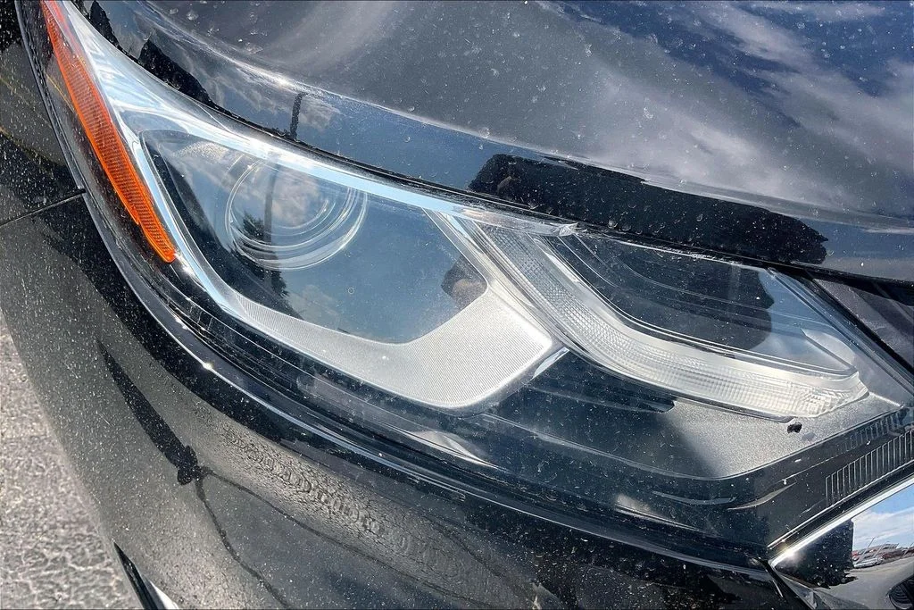 Used 2018 Black Chevrolet LT image 28