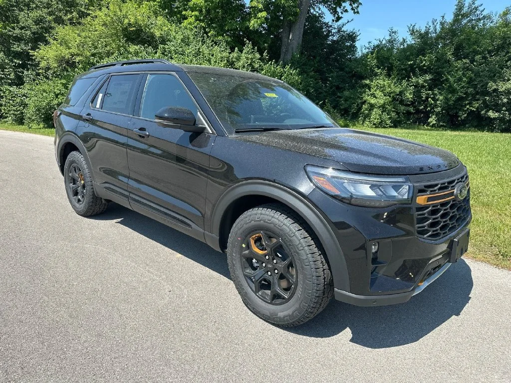 New 2026 Black Ford Tremor image 1