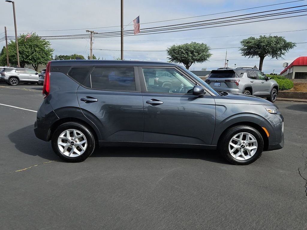 Used 2022 Gravity Gray Kia LX image 6