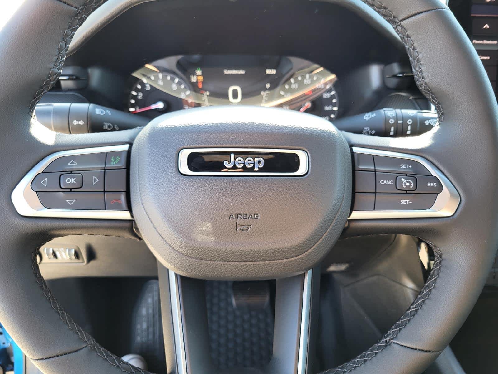 New 2026 Hydro Blue Pearlcoat Jeep Latitude Altitude image 18