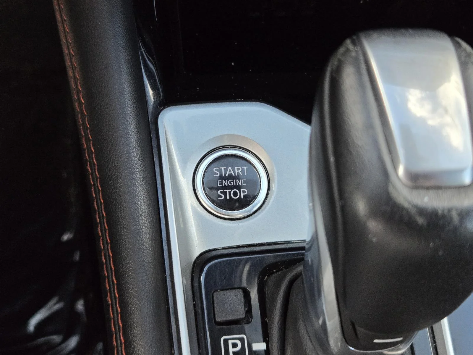 Used 2025 Gray Sky Pearl Nissan SR FWD image 15