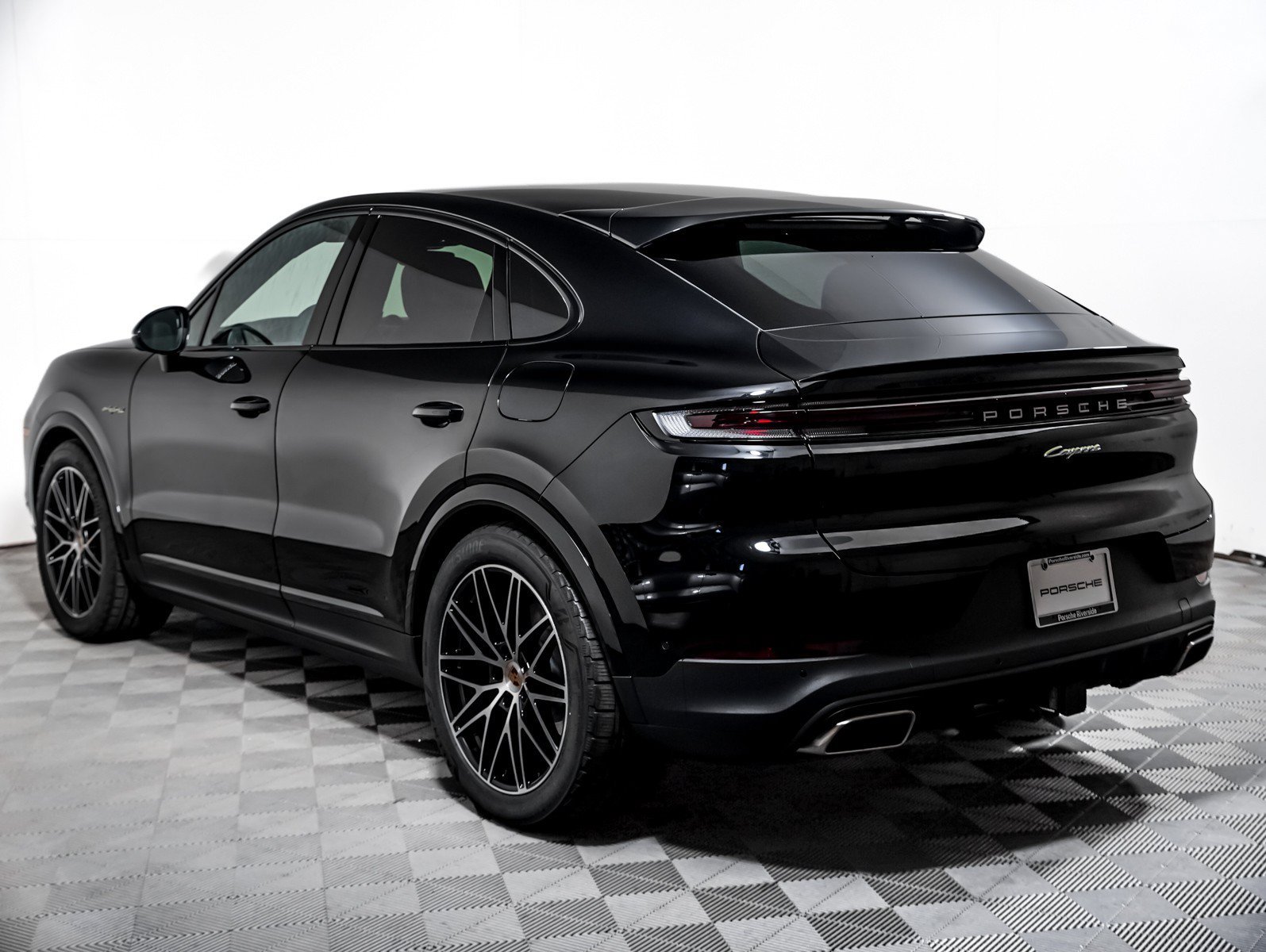 New 2026 CHROMITE BLACK Porsche E-Hybrid Coupe image 3