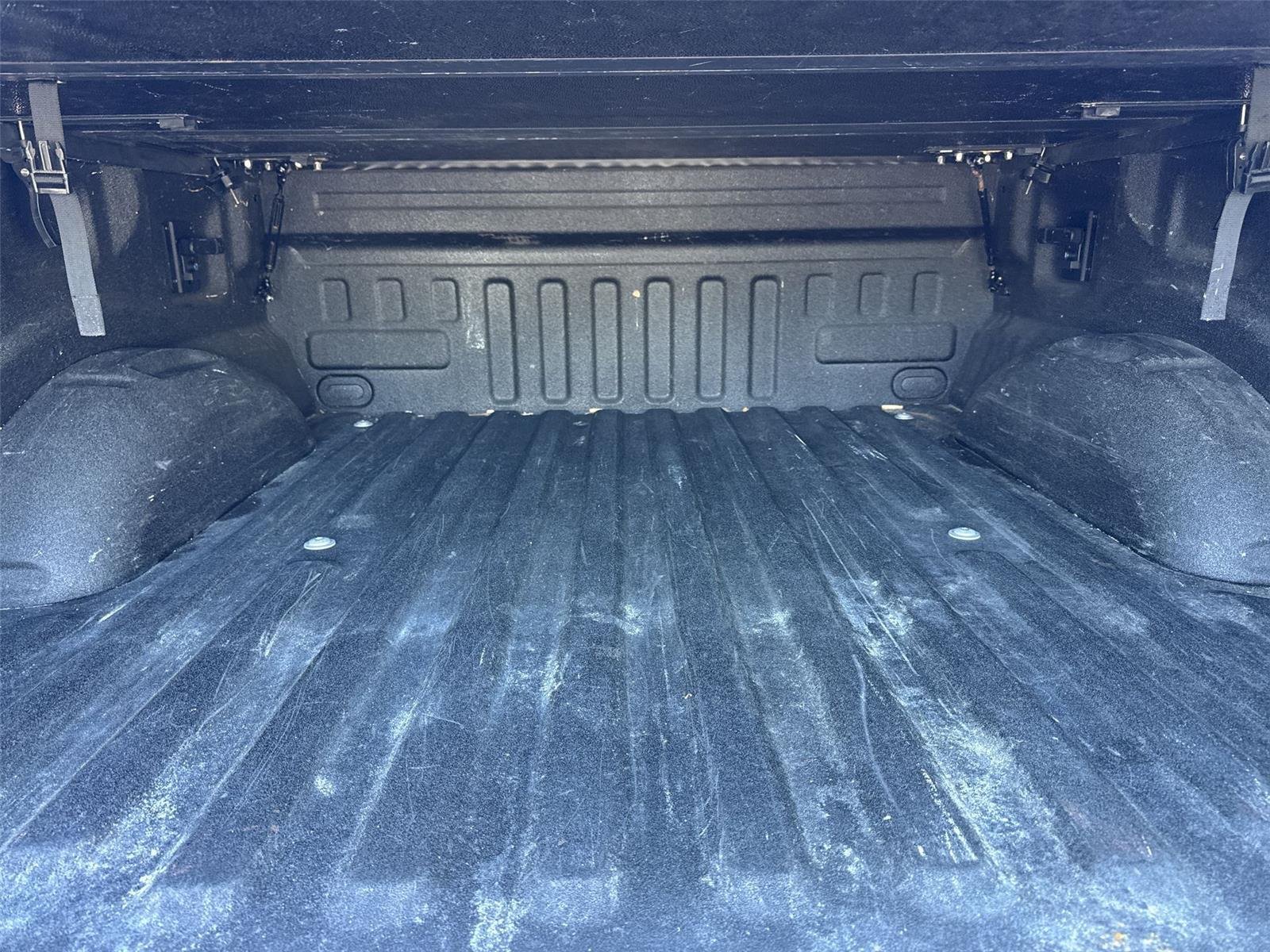 Used 2017 Gold Ford XLT image 30